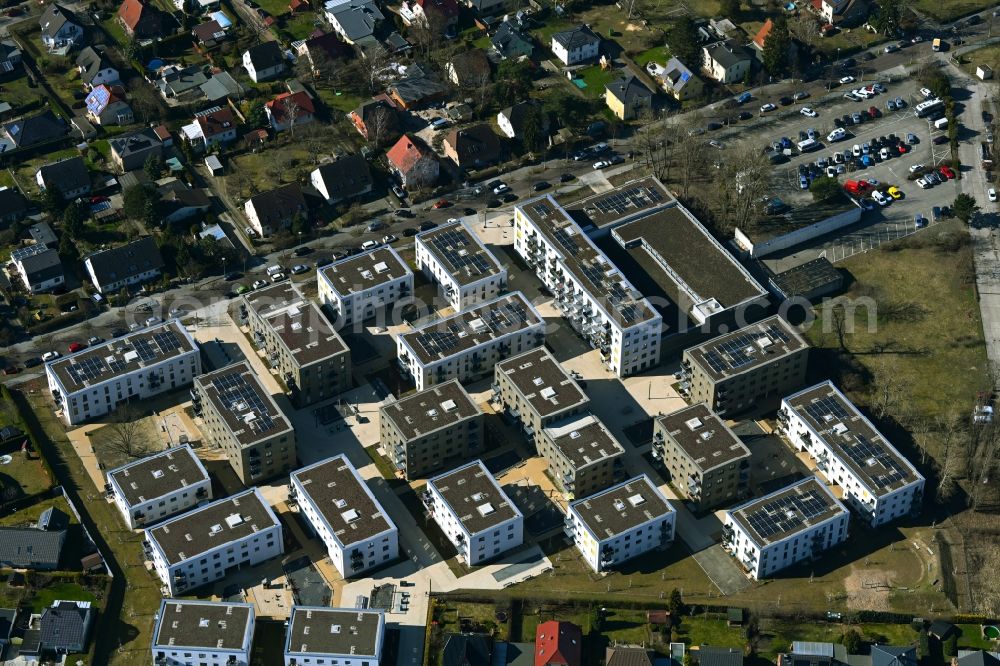 Aerial image Berlin - Construction site to build a new multi-family residential complex of Johannisgaerten between of Strasse am Flugplatz and Melli-Beese-Strasse in the district Johannisthal in Berlin, Germany