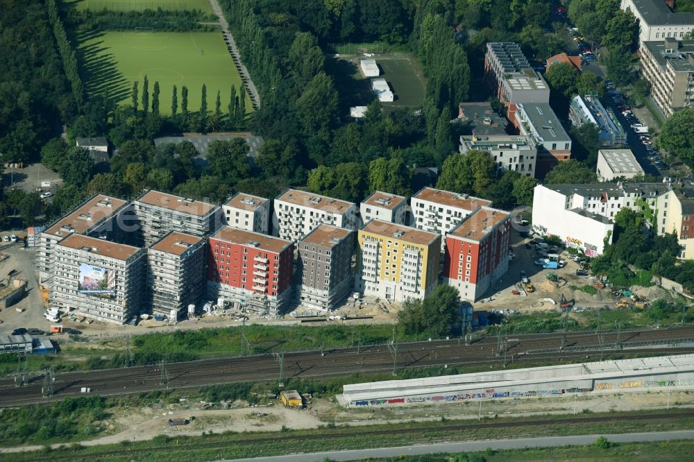 Berlin from above - Construction site to build a new multi-family residential complex Kruppstrasse - Lehrter Strasse in Berlin