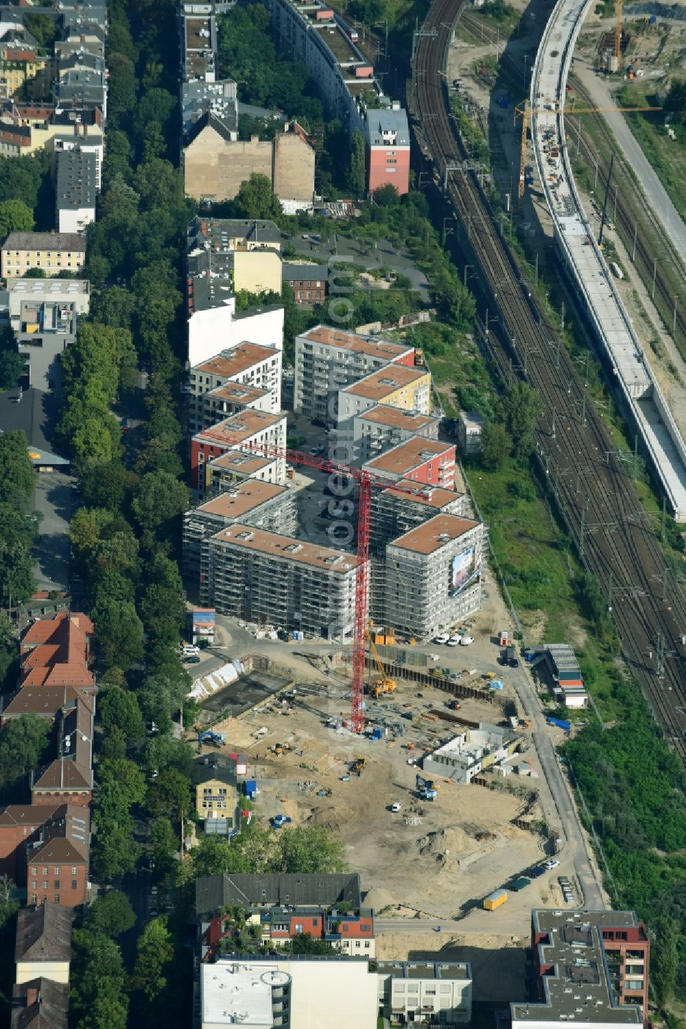 Berlin from the bird's eye view: Construction site to build a new multi-family residential complex Kruppstrasse - Lehrter Strasse in Berlin