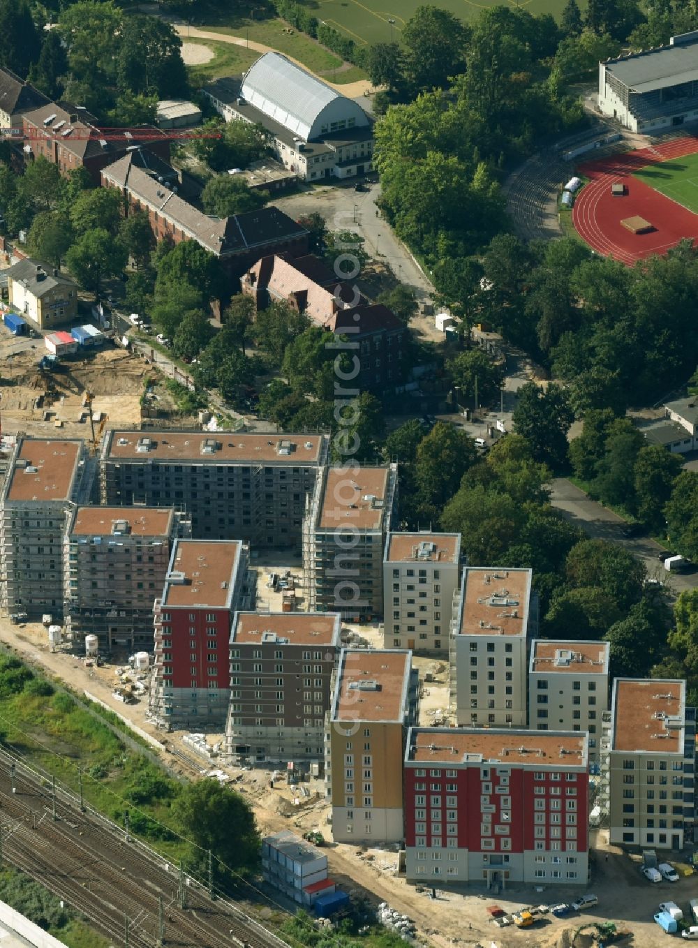 Berlin from the bird's eye view: Construction site to build a new multi-family residential complex Kruppstrasse - Lehrter Strasse in Berlin