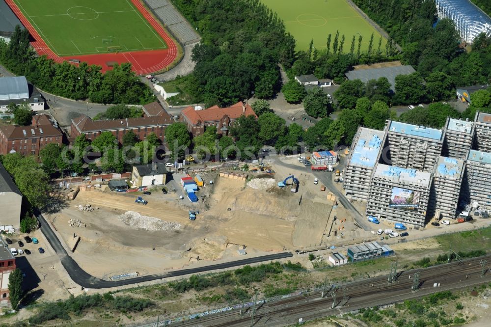 Aerial photograph Berlin - Construction site to build a new multi-family residential complex Kruppstrasse - Lehrter Strasse in Berlin