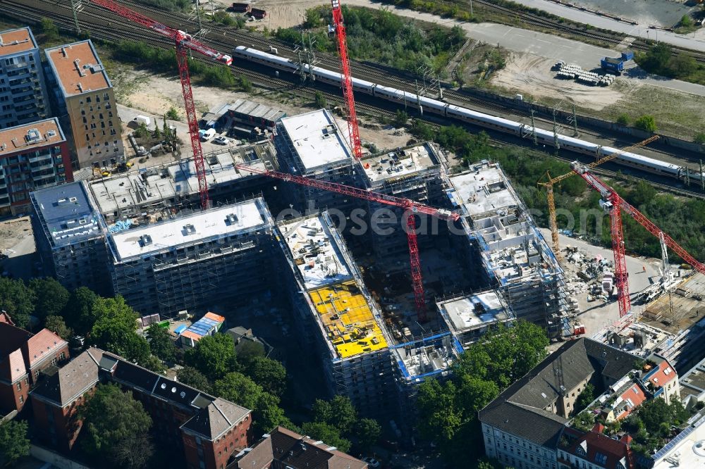 Berlin from above - Construction site to build a new multi-family residential complex Kruppstrasse - Lehrter Strasse in Berlin