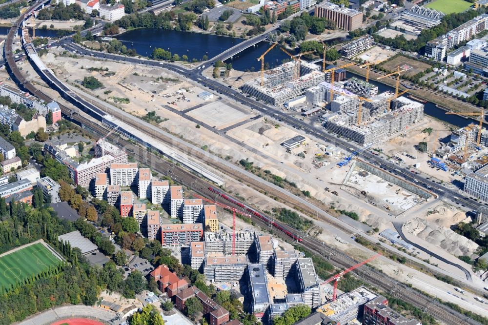 Berlin from above - Construction site to build a new multi-family residential complex Kruppstrasse - Lehrter Strasse in Berlin