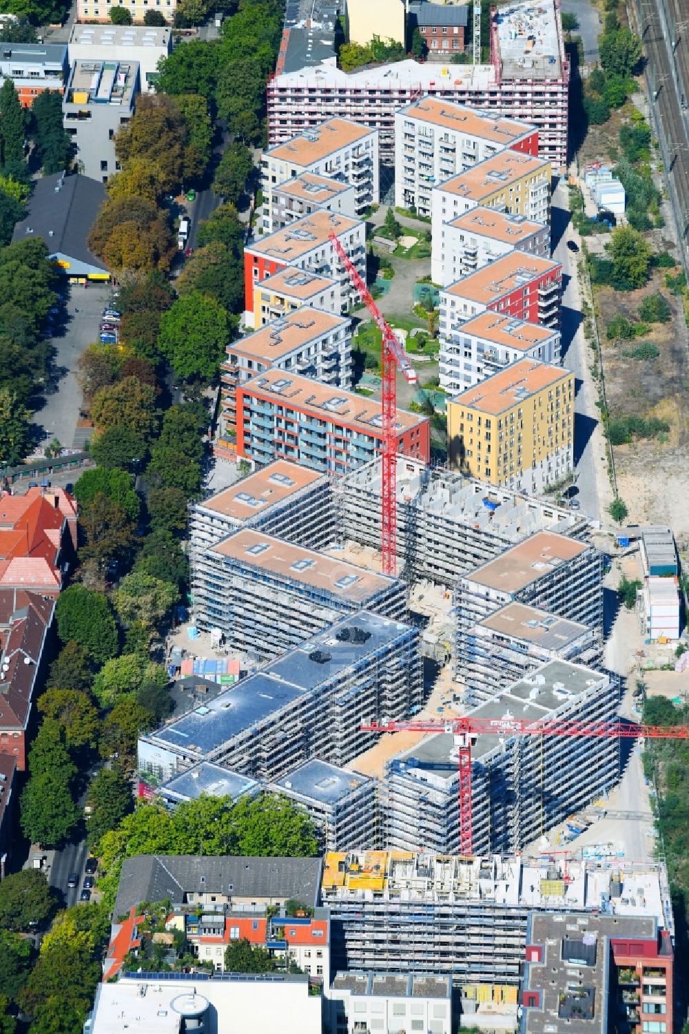 Aerial image Berlin - Construction site to build a new multi-family residential complex Kruppstrasse - Lehrter Strasse in Berlin