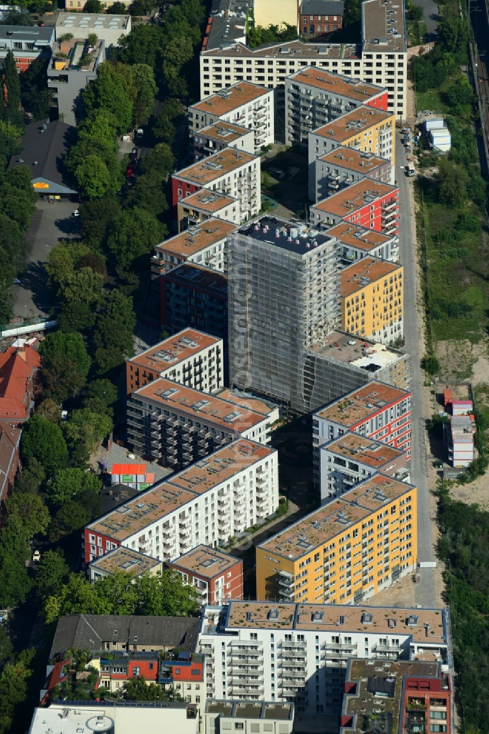 Aerial photograph Berlin - Construction site to build a new multi-family residential complex Kruppstrasse - Lehrter Strasse destrict Moabit in Berlin