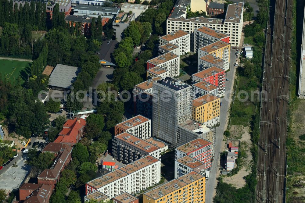 Berlin from the bird's eye view: Construction site to build a new multi-family residential complex Kruppstrasse - Lehrter Strasse destrict Moabit in Berlin