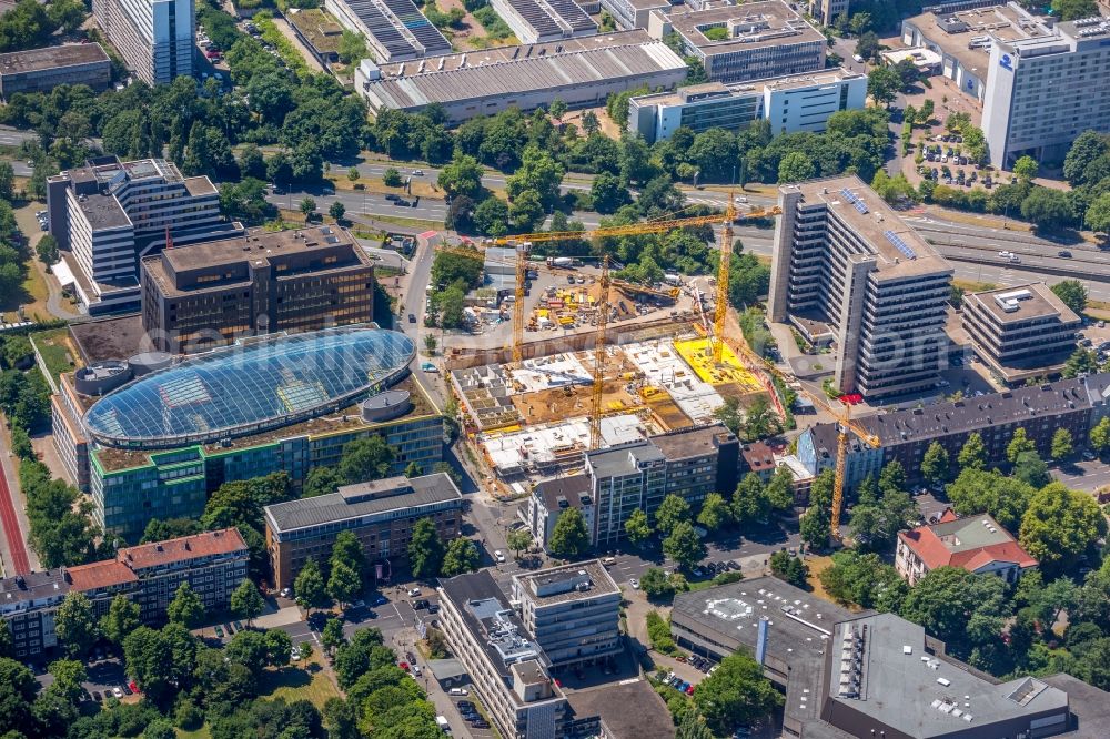 Düsseldorf from the bird's eye view: Construction site to build a new multi-family residential complex a??LaViea?? on Schwannstrasse in Duesseldorf in the state North Rhine-Westphalia, Germany