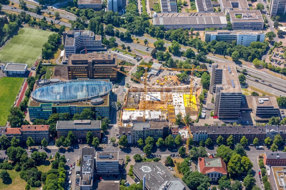 Aerial image Düsseldorf - Construction site to build a new multi-family residential complex a??LaViea?? on Schwannstrasse in Duesseldorf in the state North Rhine-Westphalia, Germany