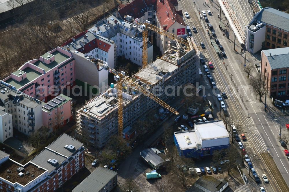 Aerial photograph Berlin - Construction site to build a new multi-family residential complex Mahlsdorfer Strasse - Hirtenstrasse in the district Koepenick in Berlin, Germany