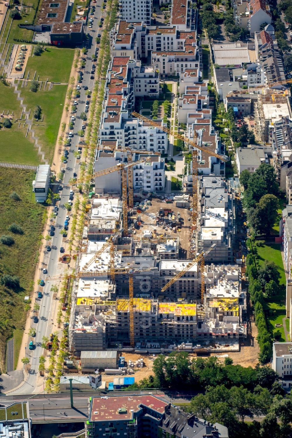 Düsseldorf from above - Construction site to build a new multi-family residential complex Le Quartier Central at the Marc-Chagall-street in Duesseldorf in the state North Rhine-Westphalia