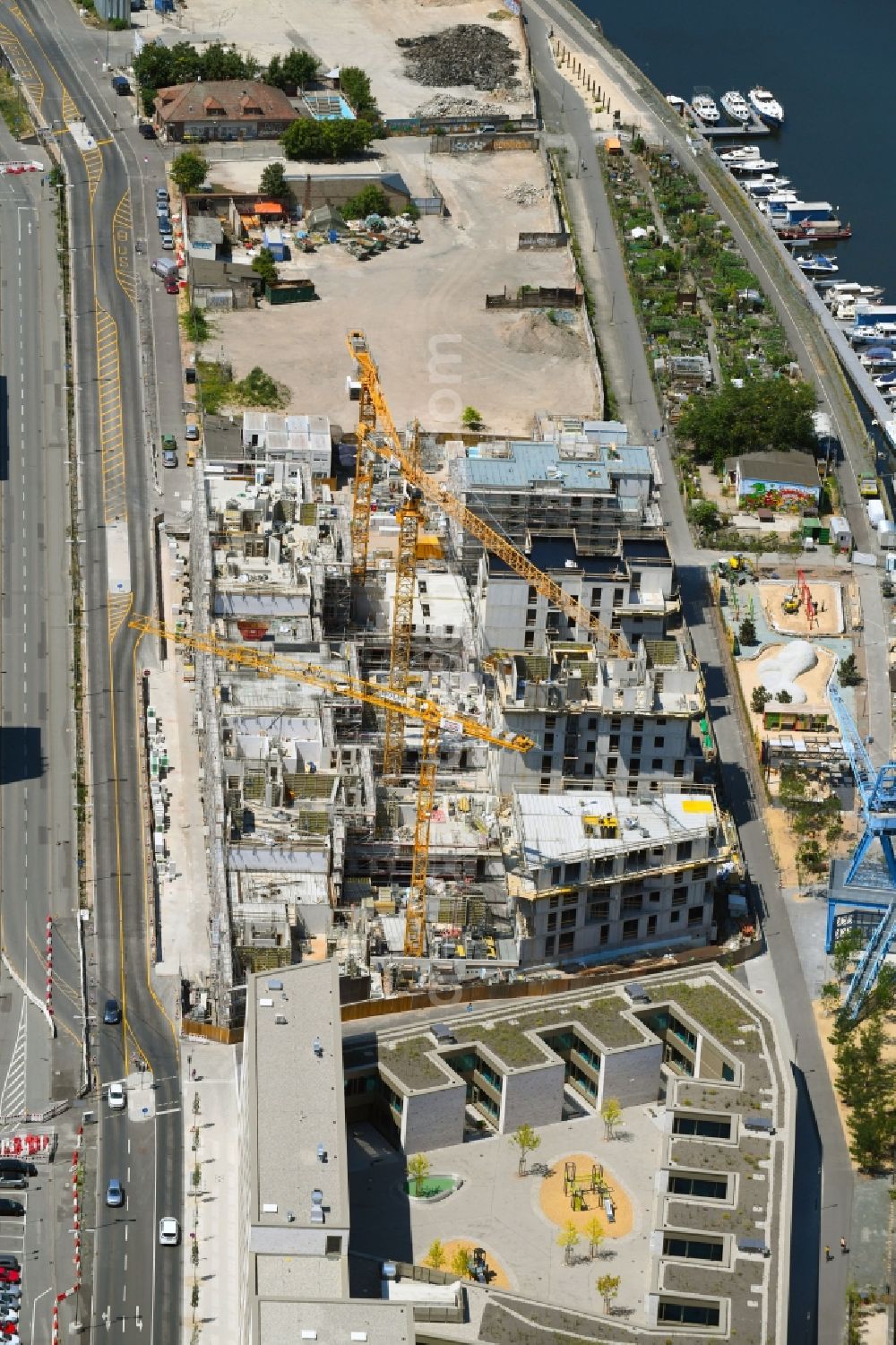 Aerial photograph Offenbach am Main - Construction site to build a new multi-family residential complex Marina Gardens on Nordring in the district Nordend in Offenbach am Main in the state Hesse, Germany