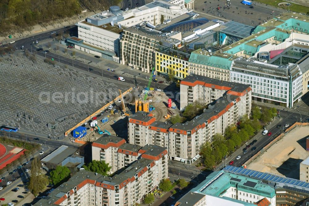 Berlin from above - Construction site to build a new multi-family residential complex of MUC Real Estate GmbH on Cora-Berliner-Strasse in the district Mitte in Berlin, Germany