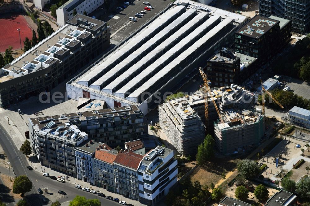 Aerial photograph Berlin - Construction site to build a new multi-family residential complex NeuHouse on Enckestrasse in the district Kreuzberg in Berlin, Germany