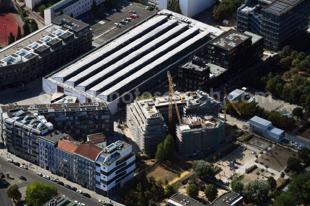 Berlin from above - Construction site to build a new multi-family residential complex NeuHouse on Enckestrasse in the district Kreuzberg in Berlin, Germany