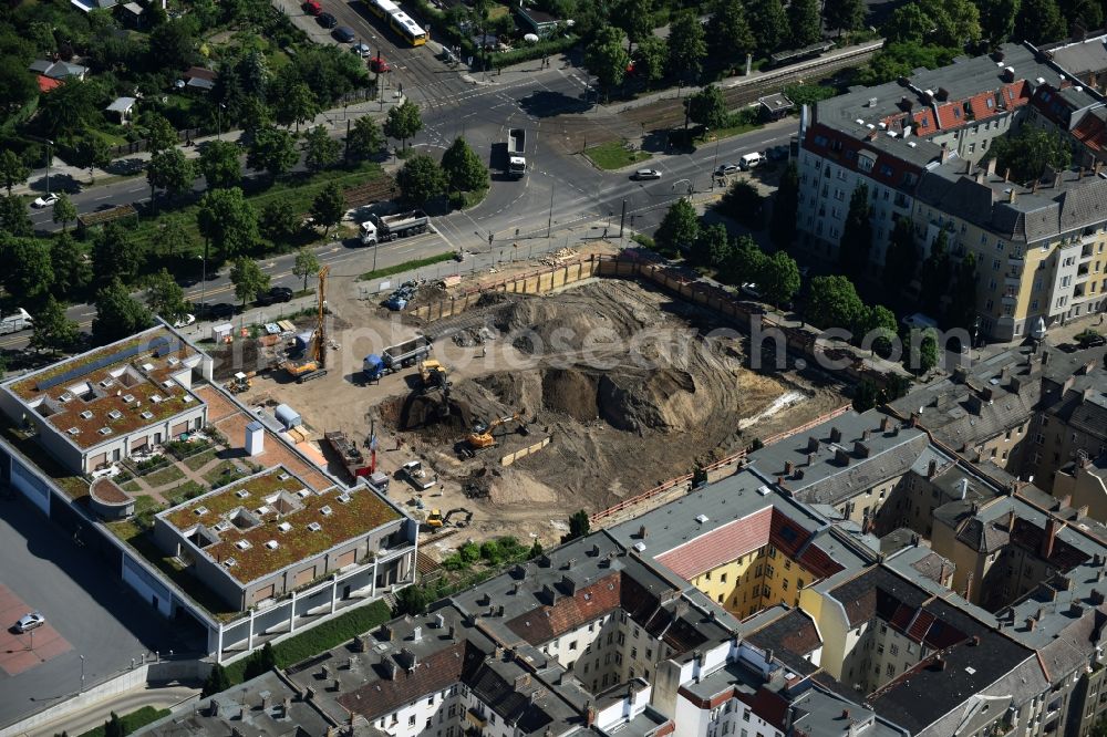 Berlin from above - Construction site to build a new multi-family residential complex nio der Bauunternehmung WOLFF & MUeLLER corner Bornholmer, Malmoeer und Finnlaendische Strasse destrict Prenzlauer Berg in Berlin