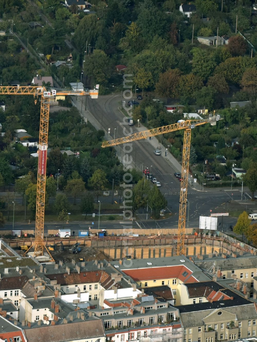 Berlin from above - Construction site to build a new multi-family residential complex nio der Bauunternehmung WOLFF & MUeLLER corner Bornholmer, Malmoeer und Finnlaendische Strasse destrict Prenzlauer Berg in Berlin