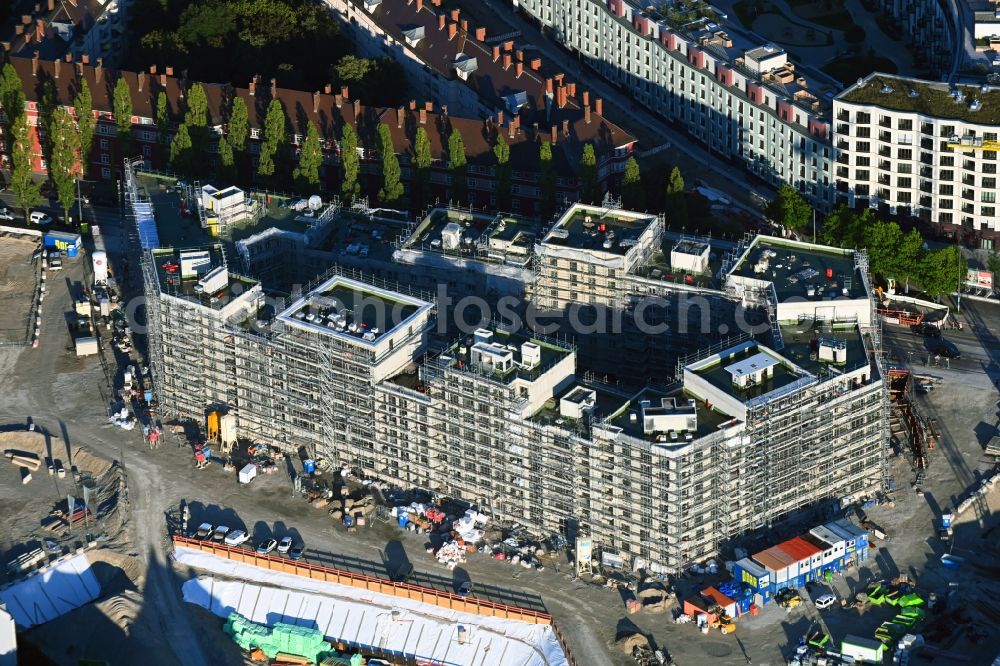 München from the bird's eye view: Construction site to build a new multi-family residential complex Am Nockherberg - Regerstrasse - Poppelstrasse in the district Au-Haidhausen in Munich in the state Bavaria, Germany