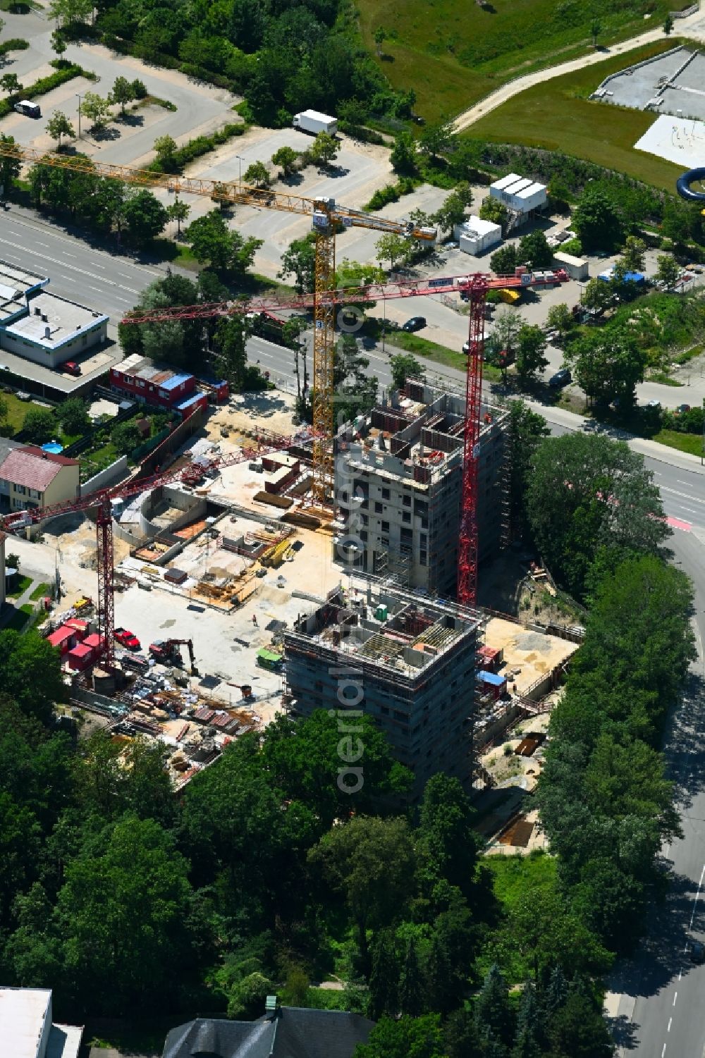 Ingolstadt from the bird's eye view: Construction site to build a new multi-family residential complex on Stargarder Strasse - Suedliche Ringstrasse in the district Monikaviertel in Ingolstadt in the state Bavaria, Germany