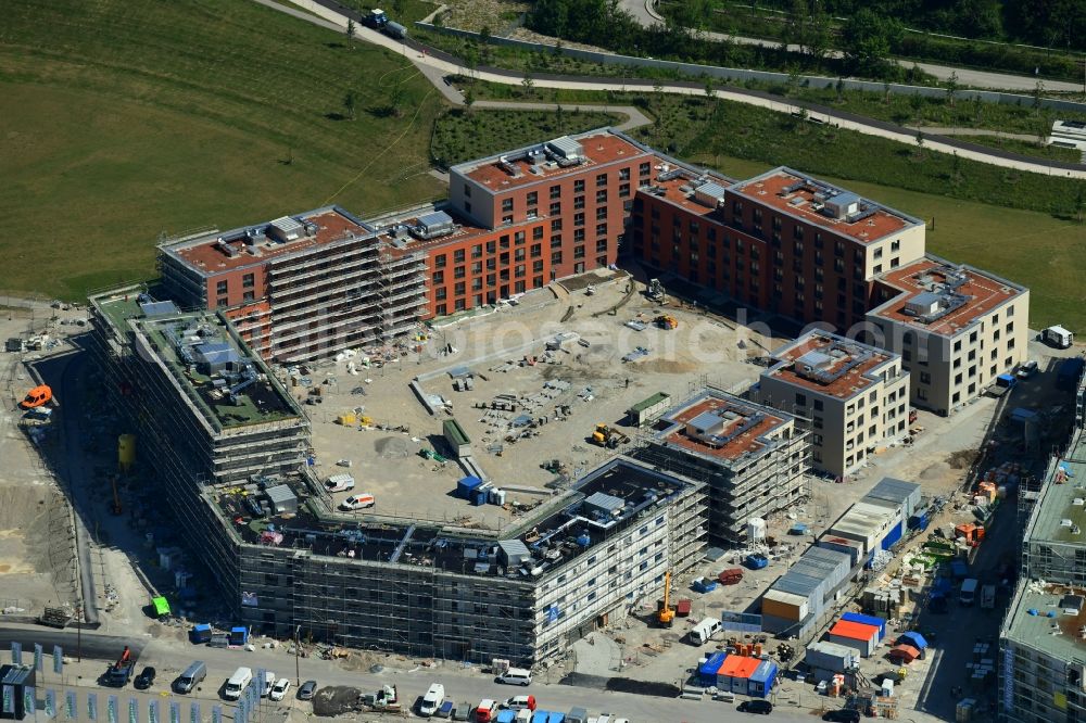 München from the bird's eye view: Construction site to build a new multi-family residential complex of GVG Grandstuecks- Verwaltungs- and -Verwertungsgesellschaft mbH on Paul-Gerhardt-Allee in the district Pasing-Obermenzing in Munich in the state Bavaria, Germany