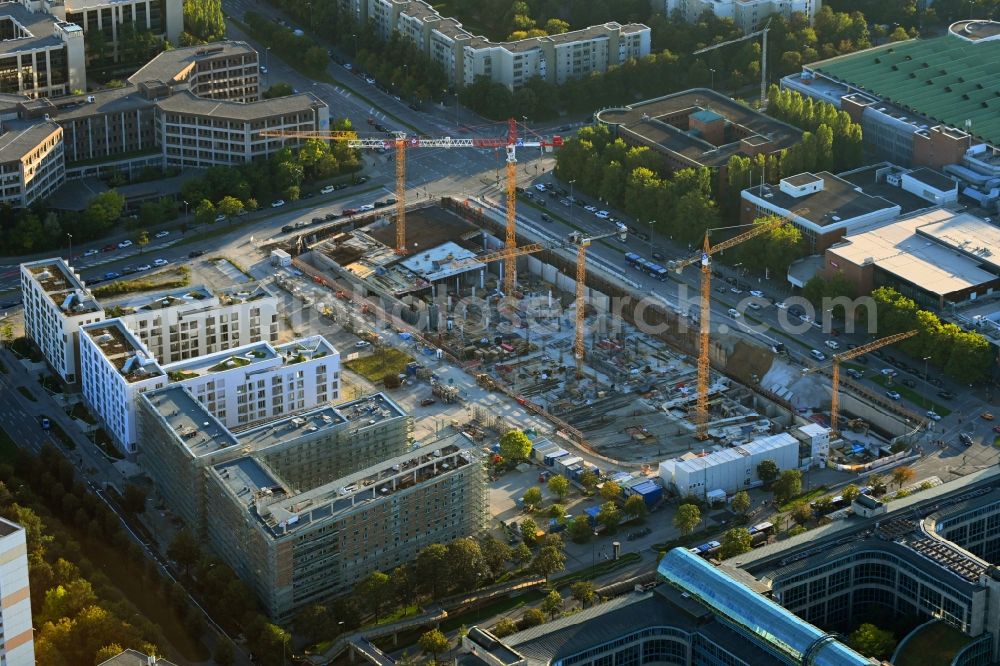 München from the bird's eye view: Construction site to build a new multi-family residential complex Von-Knoeringen-Strasse corner Fritz-Erler-Strasse in the district Ramersdorf-Perlach in Munich in the state Bavaria, Germany