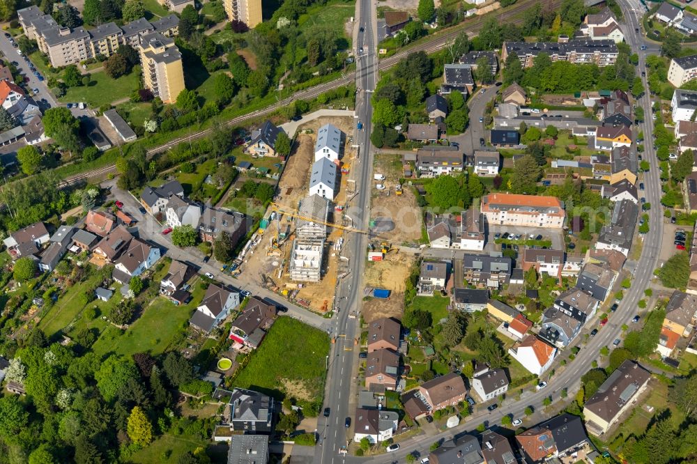 Aerial photograph Mülheim an der Ruhr - Construction site to build a new multi-family residential complex on Friedhofstrasse in the district Speldorf in Muelheim on the Ruhr in the state North Rhine-Westphalia, Germany