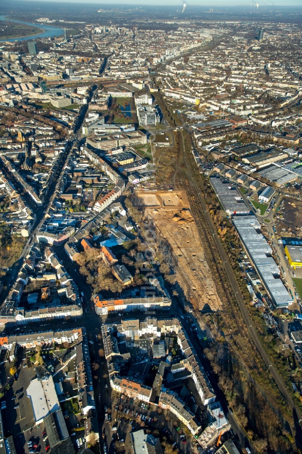 Düsseldorf from above - Construction site to build a new multi-family residential complex in the district Stadtbezirk 3 in Duesseldorf in the state North Rhine-Westphalia