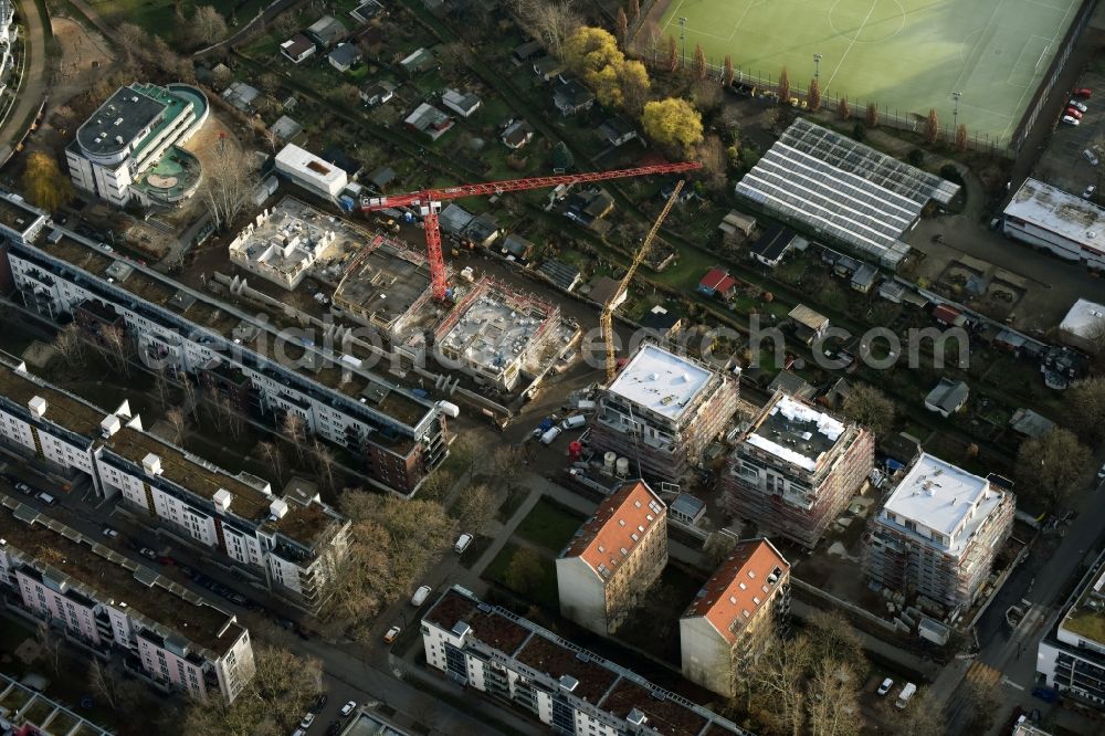 Aerial image Berlin - Construction site to build a new multi-family residential complex on o Palmkernzeile island Halbinsel Stralau in Berlin in Germany