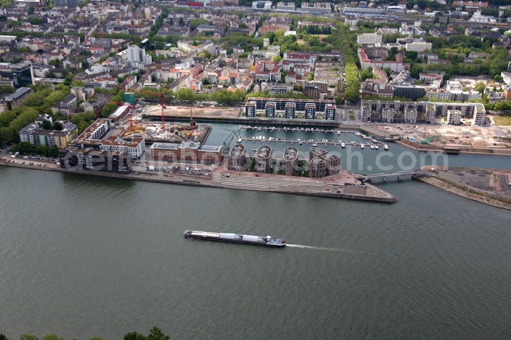 Mainz from above - Construction site to build a new multi-family residential complex PANDION DOXX on the Suedmole in Alten Zollhafen in the district Neustadt in Mainz in the state Rhineland-Palatinate, Germany