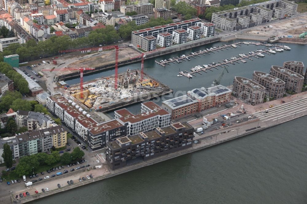 Aerial image Mainz - Construction site to build a new multi-family residential complex PANDION DOXX on the Suedmole in Alten Zollhafen in the district Neustadt in Mainz in the state Rhineland-Palatinate, Germany