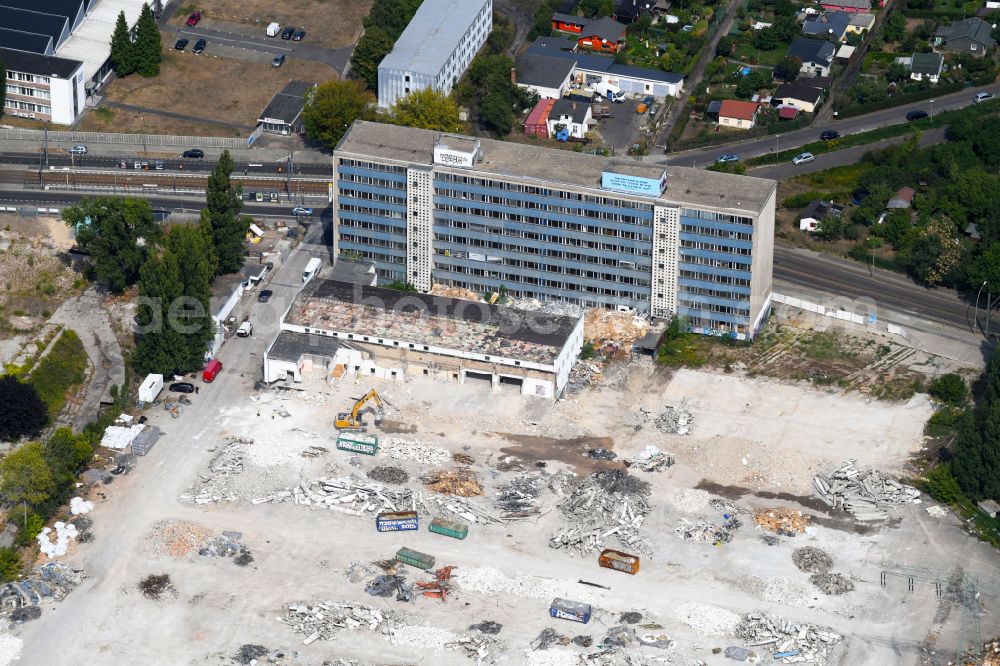 Berlin from the bird's eye view: Construction site to build a new multi-family residential complex Parkstadt Karlshorst between Blockdammweg, Trautenauer Strasse in the district Karlshorst in Berlin, Germany