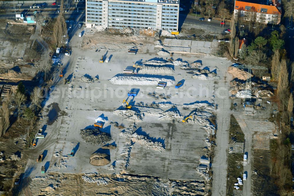 Berlin from the bird's eye view: Construction site to build a new multi-family residential complex Parkstadt Karlshorst between Blockdammweg, Trautenauer Strasse on street Georg-Klingenberg-Strasse in the district Karlshorst in Berlin, Germany