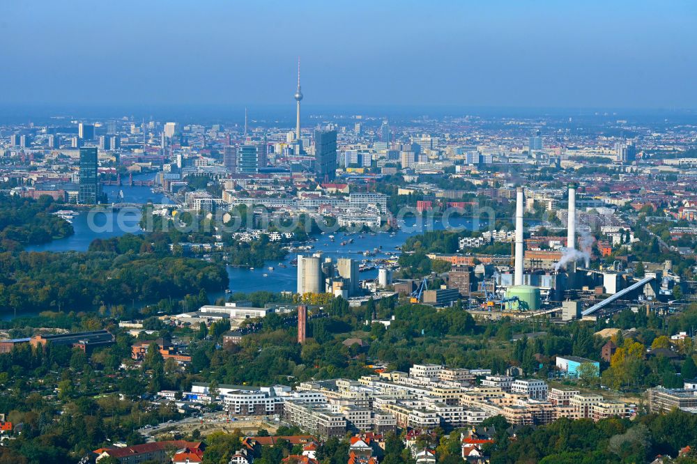 Berlin from above - Construction site to build a new multi-family residential complex Parkstadt Karlshorst between Blockdammweg, Trautenauer Strasse on street Georg-Klingenberg-Strasse in the district Karlshorst in Berlin, Germany