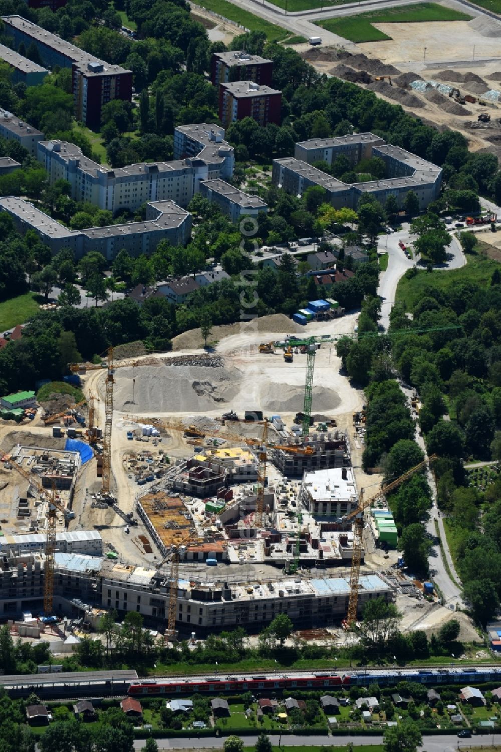 Aerial photograph München - Construction site to build a new multi-family residential complex a??ParkStylea?? in the district Aubing-Lochhausen-Langwied in Munich in the state Bavaria, Germany