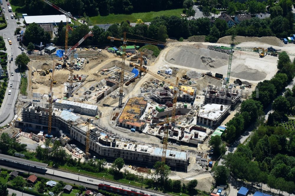 München from the bird's eye view: Construction site to build a new multi-family residential complex a??ParkStylea?? in the district Aubing-Lochhausen-Langwied in Munich in the state Bavaria, Germany