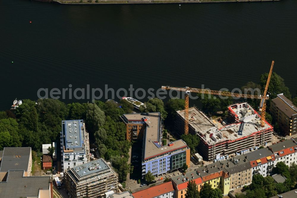 Aerial image Berlin - Construction site to build a new multi-family residential complex Pier 101 on Schnellerstrasse in Berlin, Germany