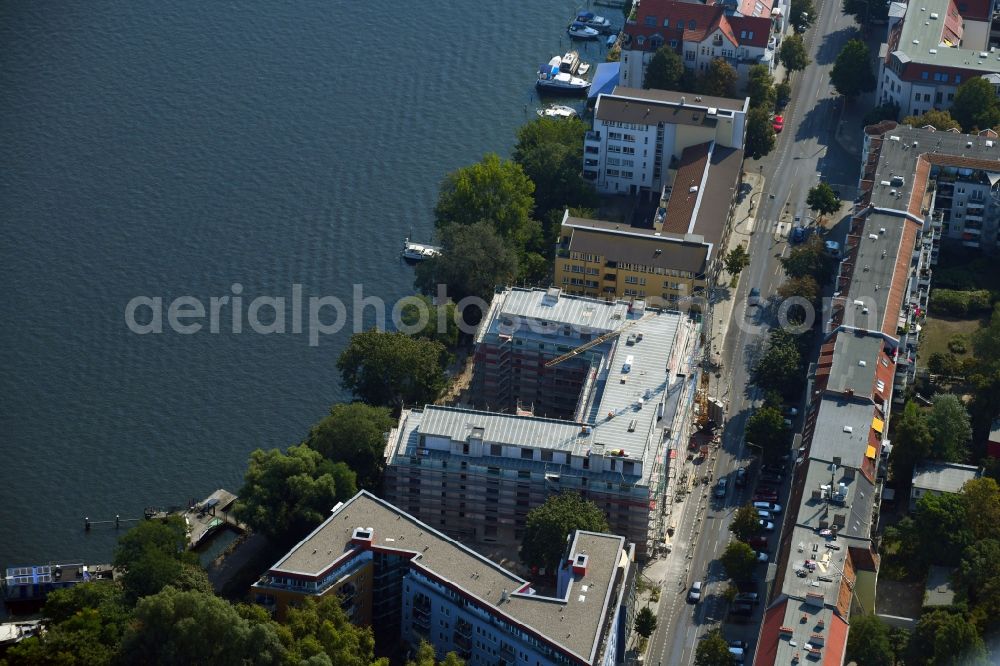 Aerial photograph Berlin - Construction site to build a new multi-family residential complex Pier 101 on Schnellerstrasse in Berlin, Germany