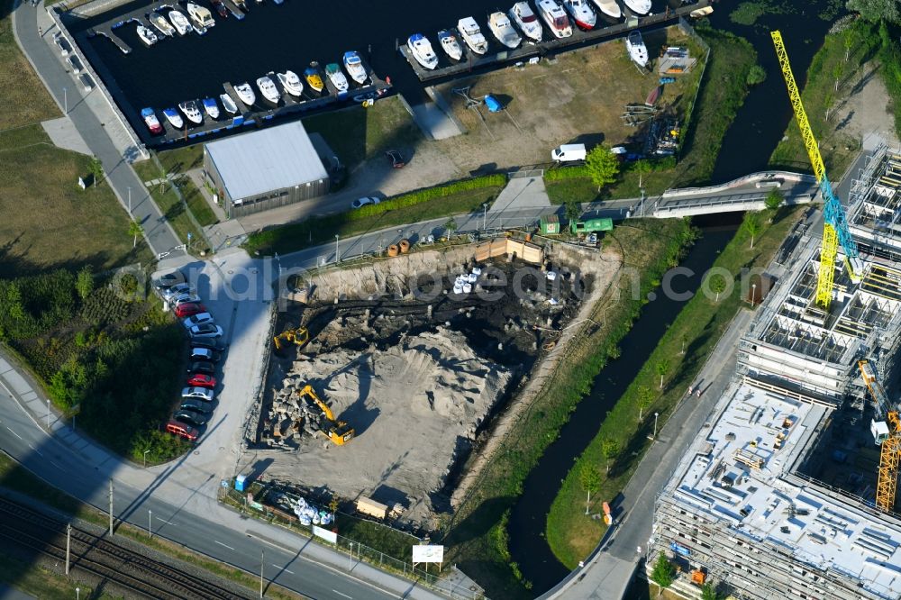 Aerial image Rostock - Construction site to build a new multi-family residential complex PIER48 Bei of Petribleiche in Rostock in the state Mecklenburg - Western Pomerania, Germany