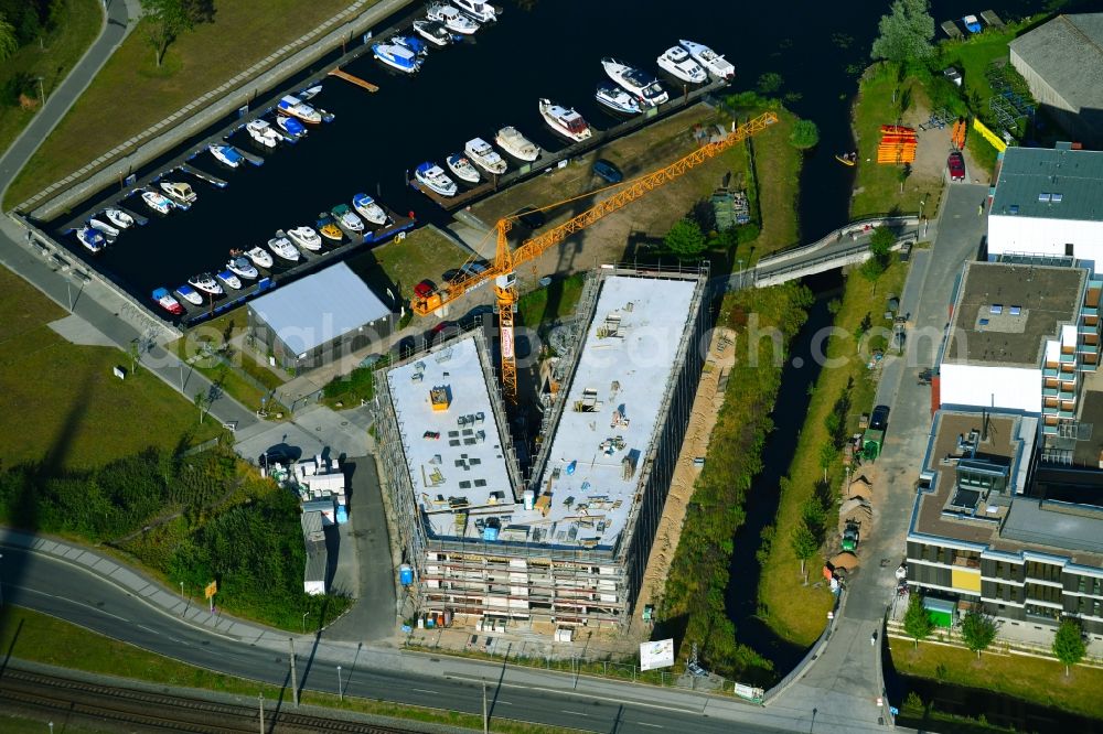 Aerial photograph Rostock - Construction site to build a new multi-family residential complex PIER48 Bei of Petribleiche in Rostock in the state Mecklenburg - Western Pomerania, Germany