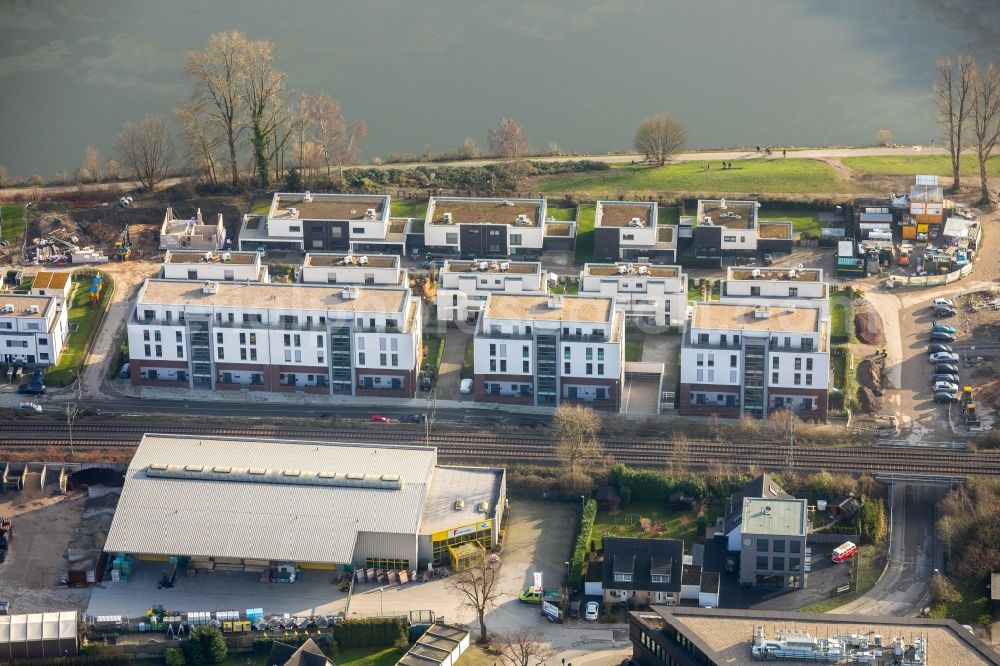 Aerial image Essen - Construction site to build a new multi-family residential complex Promenadenweg on river banks of Ruhr in the district Kettwig in Essen in the state North Rhine-Westphalia