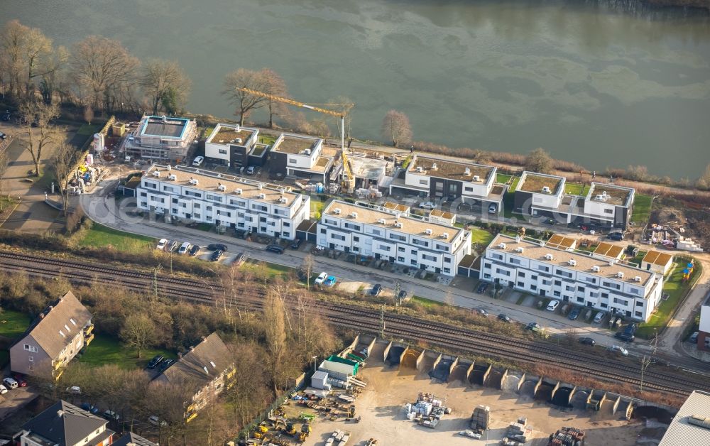 Aerial photograph Essen - Construction site to build a new multi-family residential complex Promenadenweg on river banks of Ruhr in the district Kettwig in Essen in the state North Rhine-Westphalia