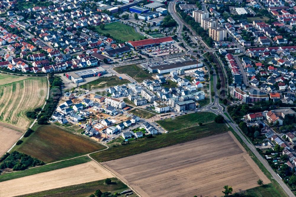 Hochstetten from the bird's eye view: Construction site to build a new multi-family residential complex Quartier 2020 development area Biegen-Durlacher Weg in Hochstetten in the state Baden-Wuerttemberg, Germany