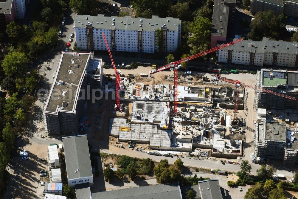 Aerial photograph Berlin - Construction site to build a new multi-family residential complex Quartier Luisenpark on Stallschreiberstrasse - Alexandrinenstrasse in the district Mitte in Berlin, Germany