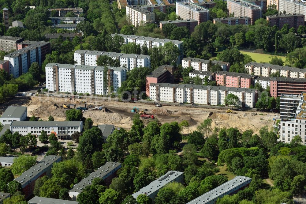 Berlin from the bird's eye view: Construction site to build a new multi-family residential complex Quartier Luisenpark on Stallschreiberstrasse - Alexandrinenstrasse in the district Mitte in Berlin, Germany