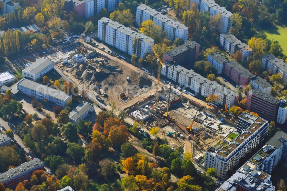 Aerial image Berlin - Construction site to build a new multi-family residential complex Quartier Luisenpark on Stallschreiberstrasse - Alexandrinenstrasse in the district Mitte in Berlin, Germany