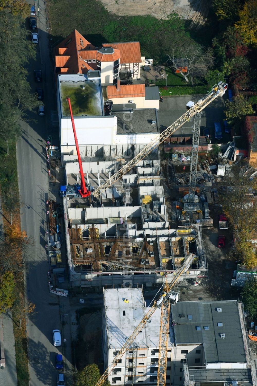 Magdeburg from above - Construction site to build a new multi-family residential complex Quartier326 of Wohnen on Elbe Projektentwicklungs-GmbH & CO. KG in of Turmschanzenstrasse in the district Brueckfeld in Magdeburg in the state Saxony-Anhalt, Germany