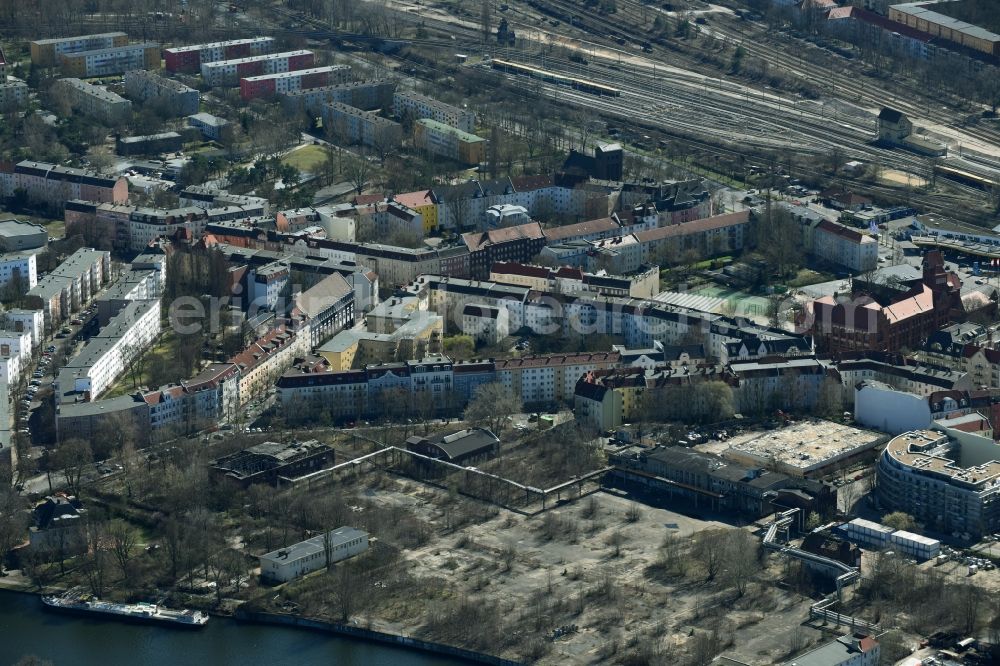 Aerial image Berlin - Construction site to build a new multi-family residential complex Fliessstrasse - Hasselwerder Strasse on river Spree in the district Schoeneweide in Berlin, Germany