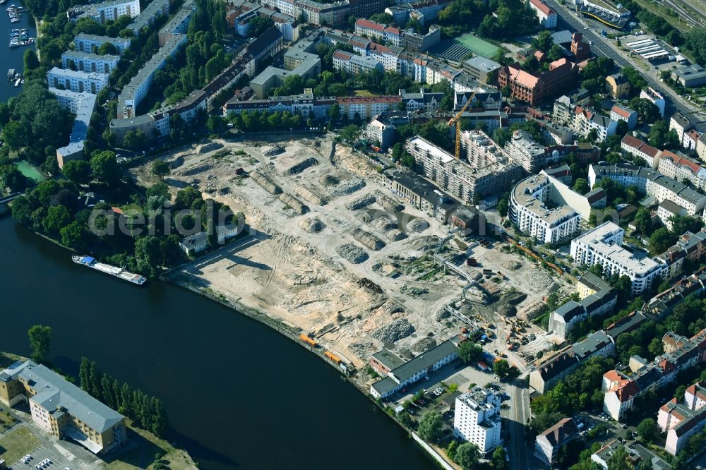 Aerial photograph Berlin - Construction site to build a new multi-family residential complex Fliessstrasse - Hasselwerder Strasse on river Spree in the district Schoeneweide in Berlin, Germany