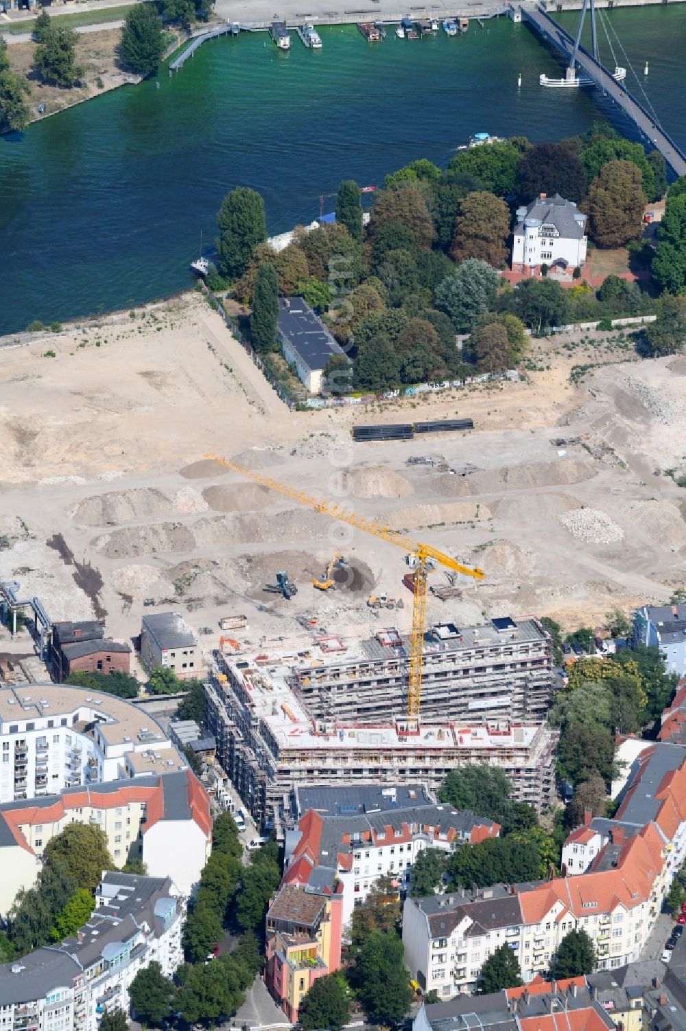 Aerial image Berlin - Construction site to build a new multi-family residential complex Fliessstrasse - Hasselwerder Strasse on river Spree in the district Schoeneweide in Berlin, Germany