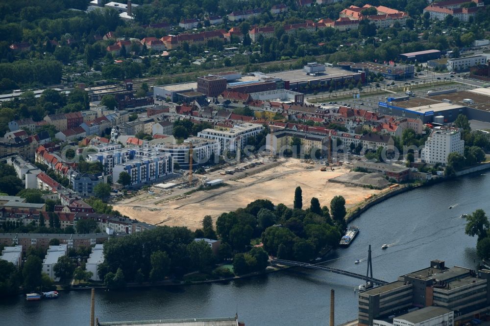 Aerial image Berlin - Construction site to build a new multi-family residential complex Fliessstrasse - Hasselwerder Strasse on river Spree in the district Schoeneweide in Berlin, Germany