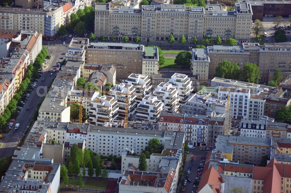 Berlin, Friedrichshain from the bird's eye view: Construction site to build a new multi-family residential complex on Rigaer Strasse - Liebigstrasse in Friedrichshain destrict of Berlin in Germany